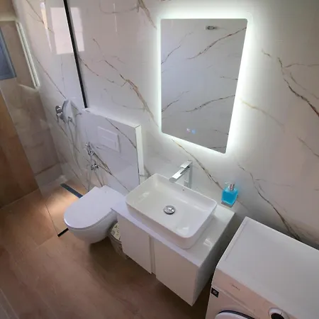 Veseli Luxury Apartment Sarande