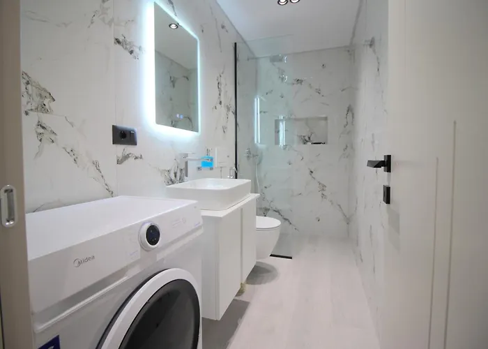 Veseli Luxury Σαράντα